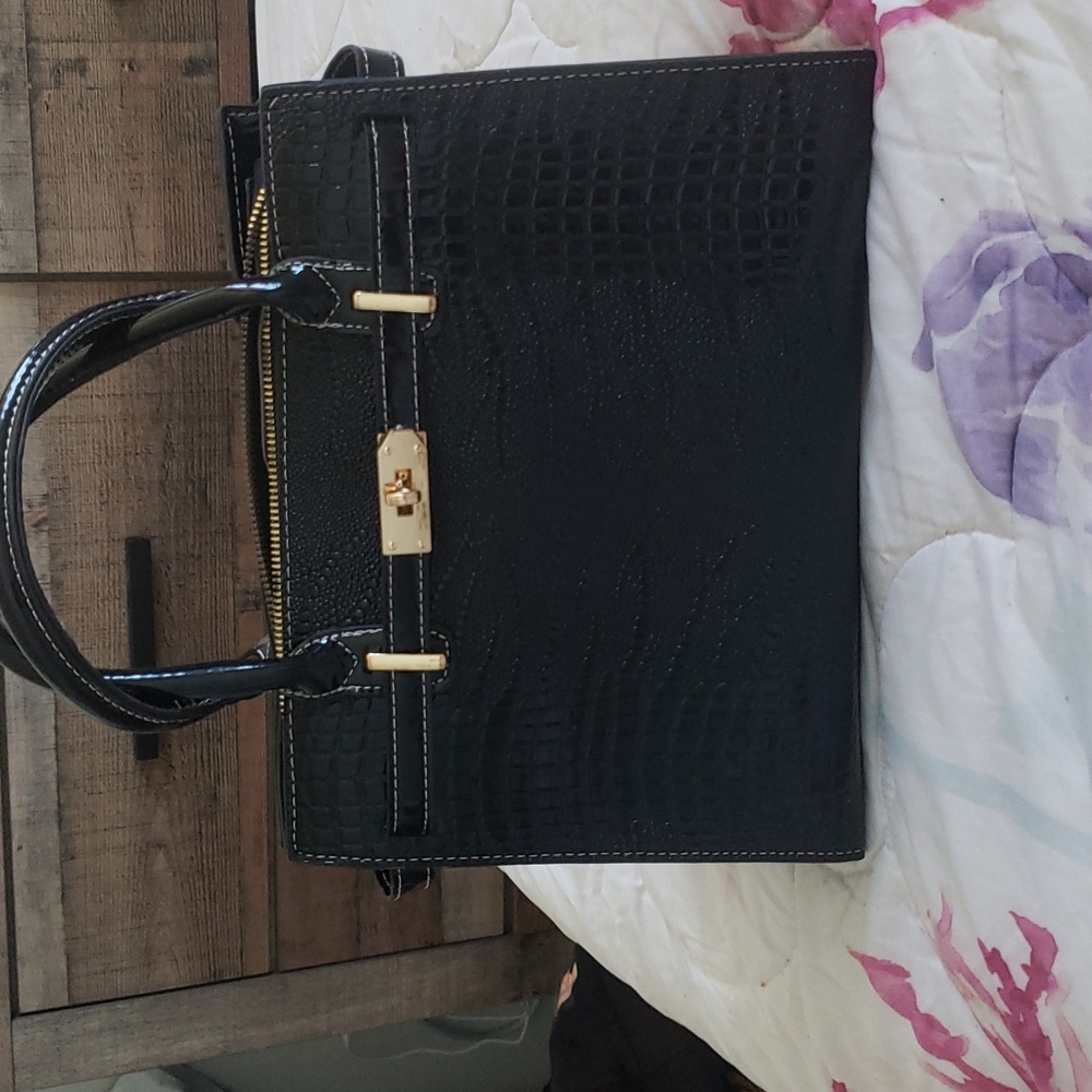 Small Black Purse - Picture 12 of 14